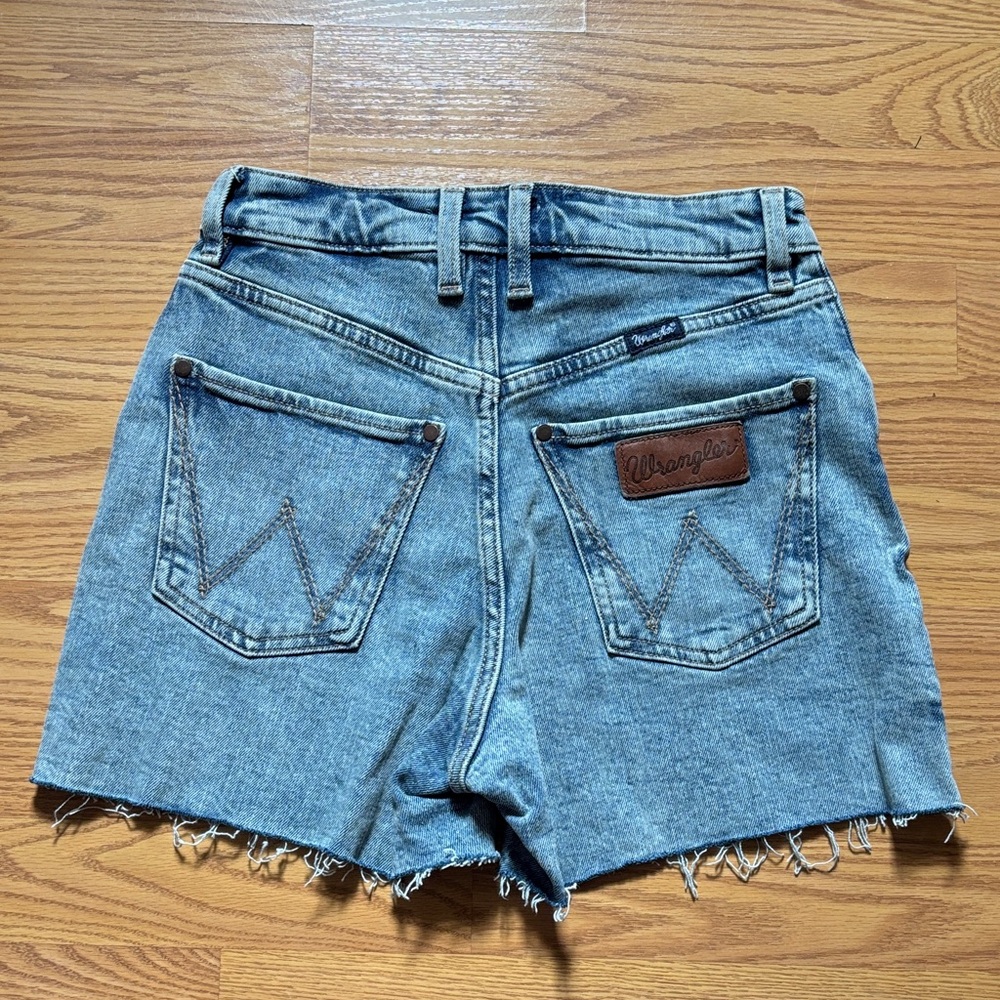 High-Rise Wrangler Retro shorts size 25